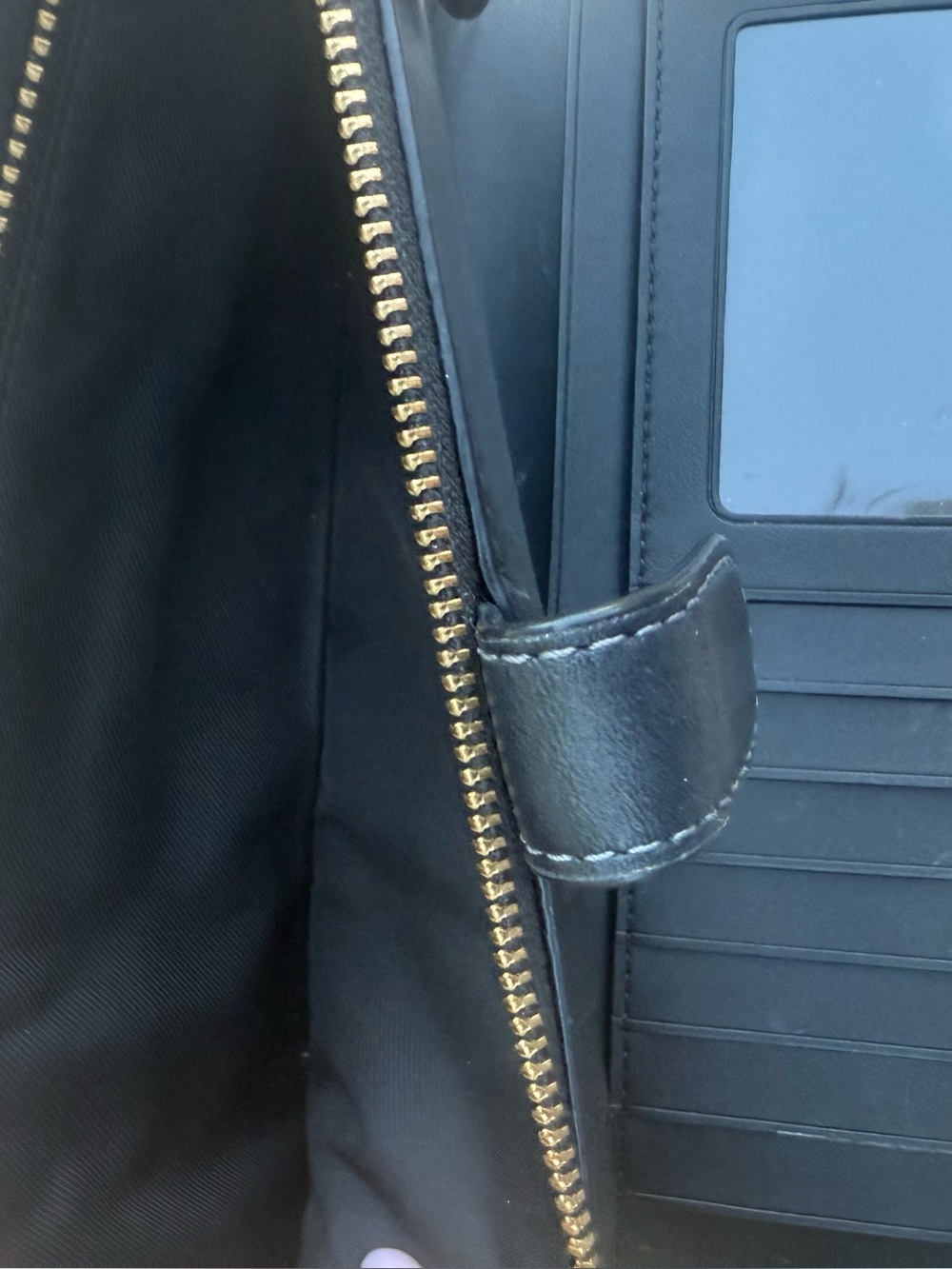 Coach Black Leather Wallet with Gold 'C' Emblem - Picture 8 of 12